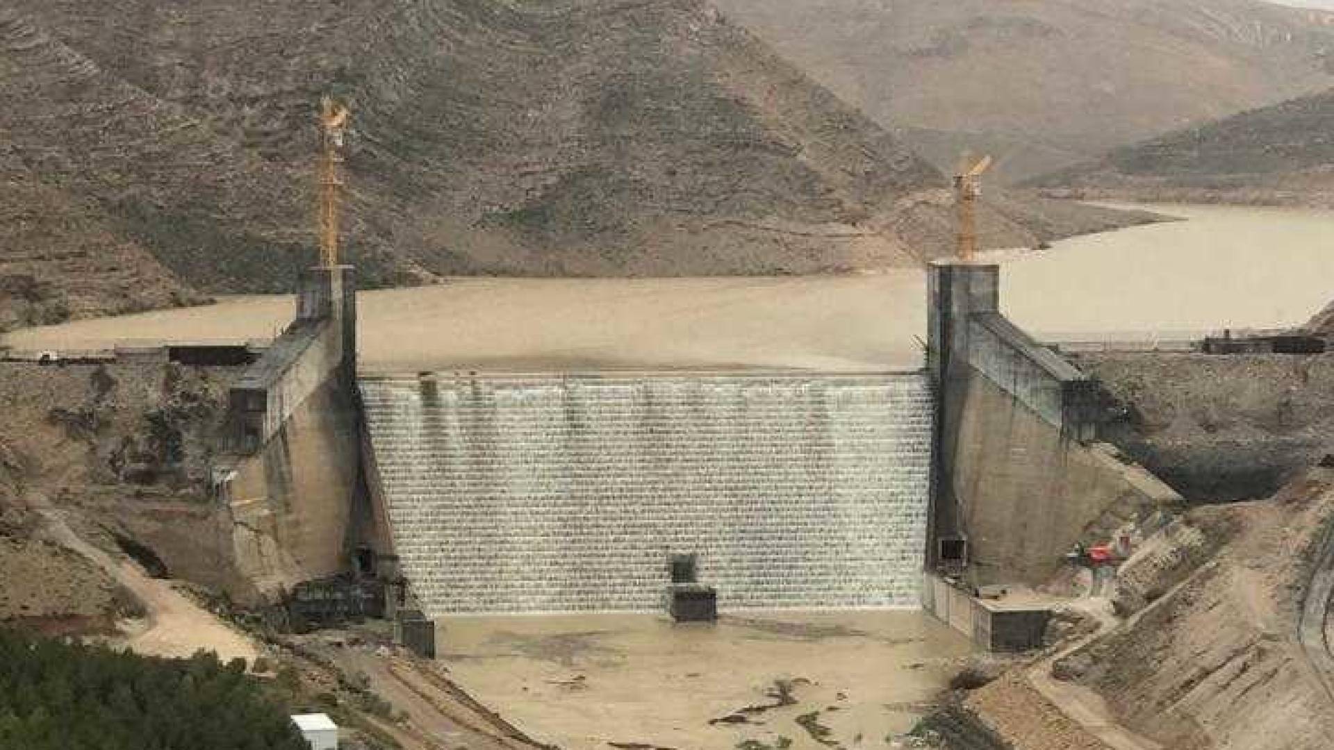 جولة نيابية وحكومية في الوالة والهيدان لدراسة مشاريع حصاد مائي جديدة