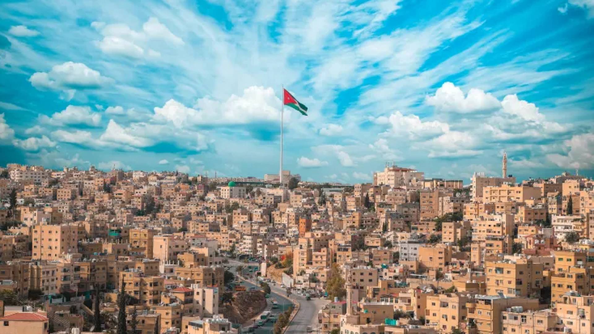 طقس الأردن الخميس.. ارتفاع على درجات الحرارة وتحذيرات من رياح نشطة في عمان