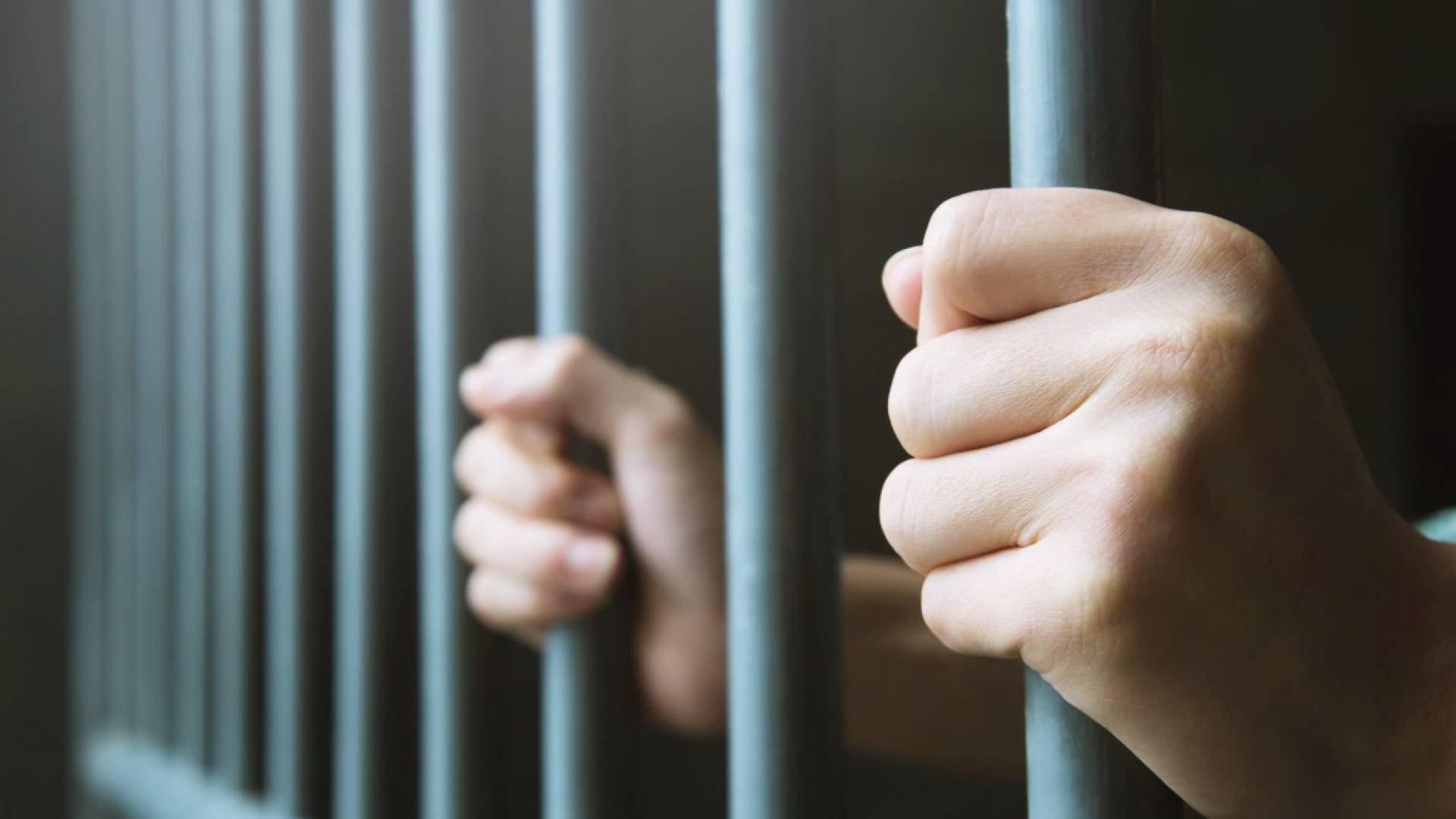 البحرين تأمر بحبس معلم اعتدى على طالب من ذوي الإعاقة