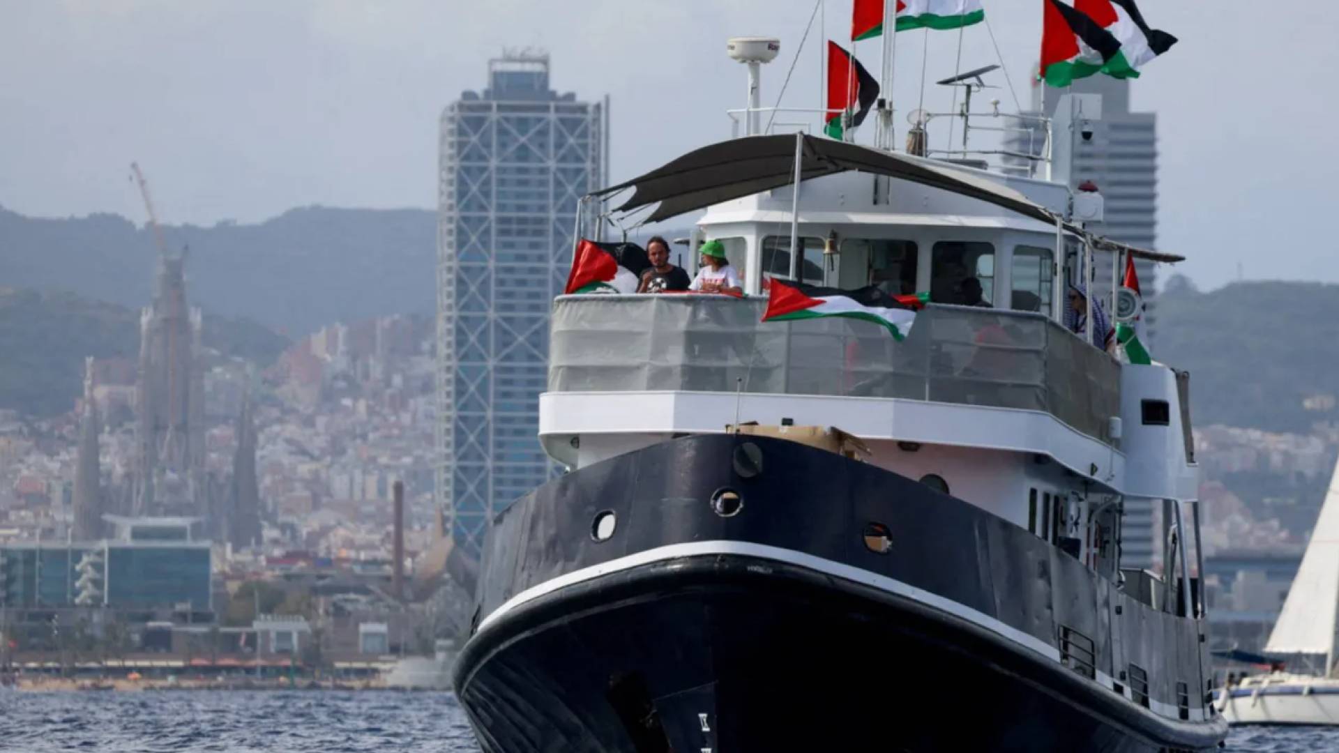إعلام عبري: جنود الكوماندوز البحري سيستولون على سفن أسطول الصمود قبل وصولها لهدفها