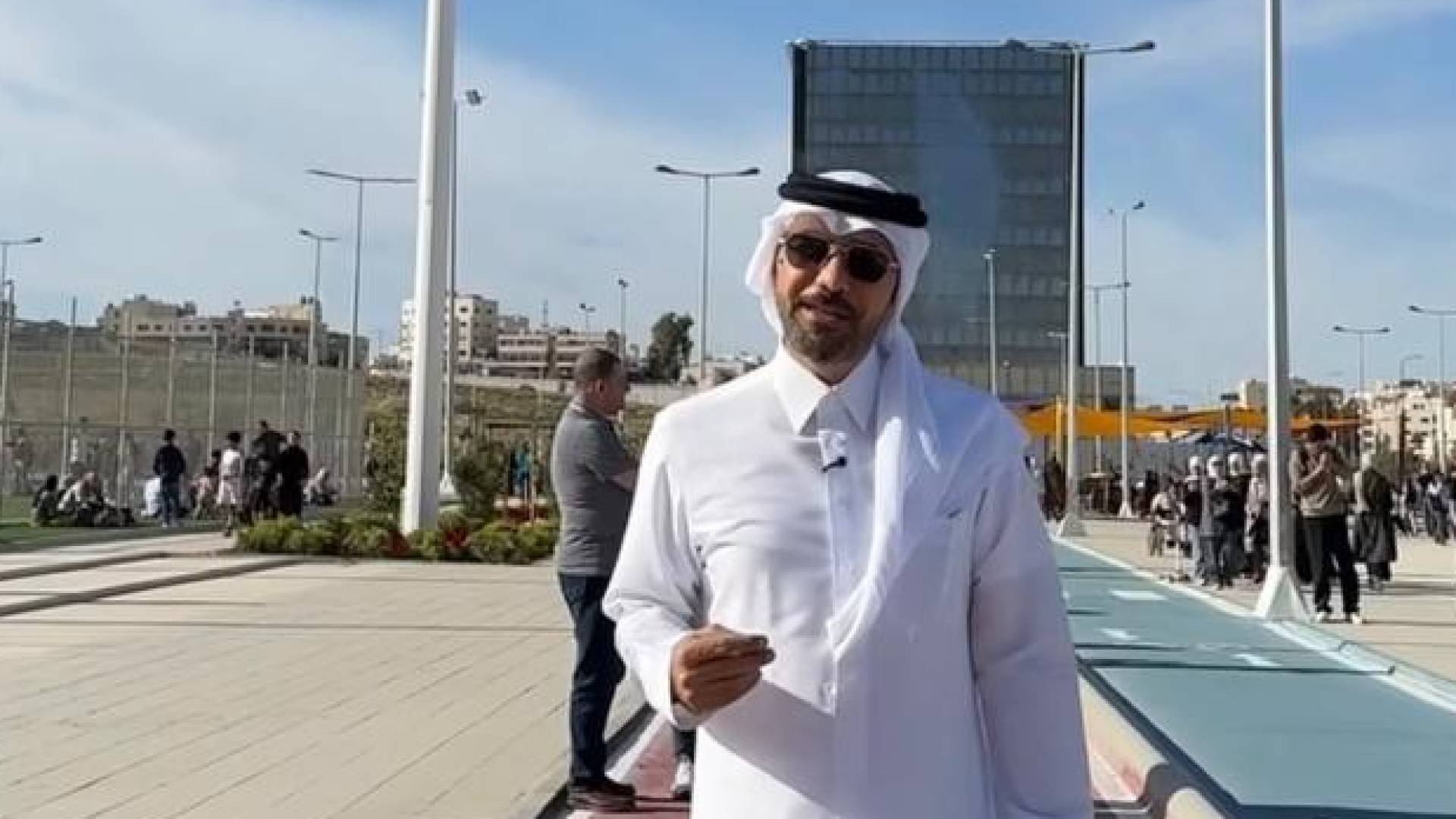 الإعلامي القطري خالد جاسم يشيد بـ "حديقة النشامى" بمرج الحمام خلال زيارته لعمان