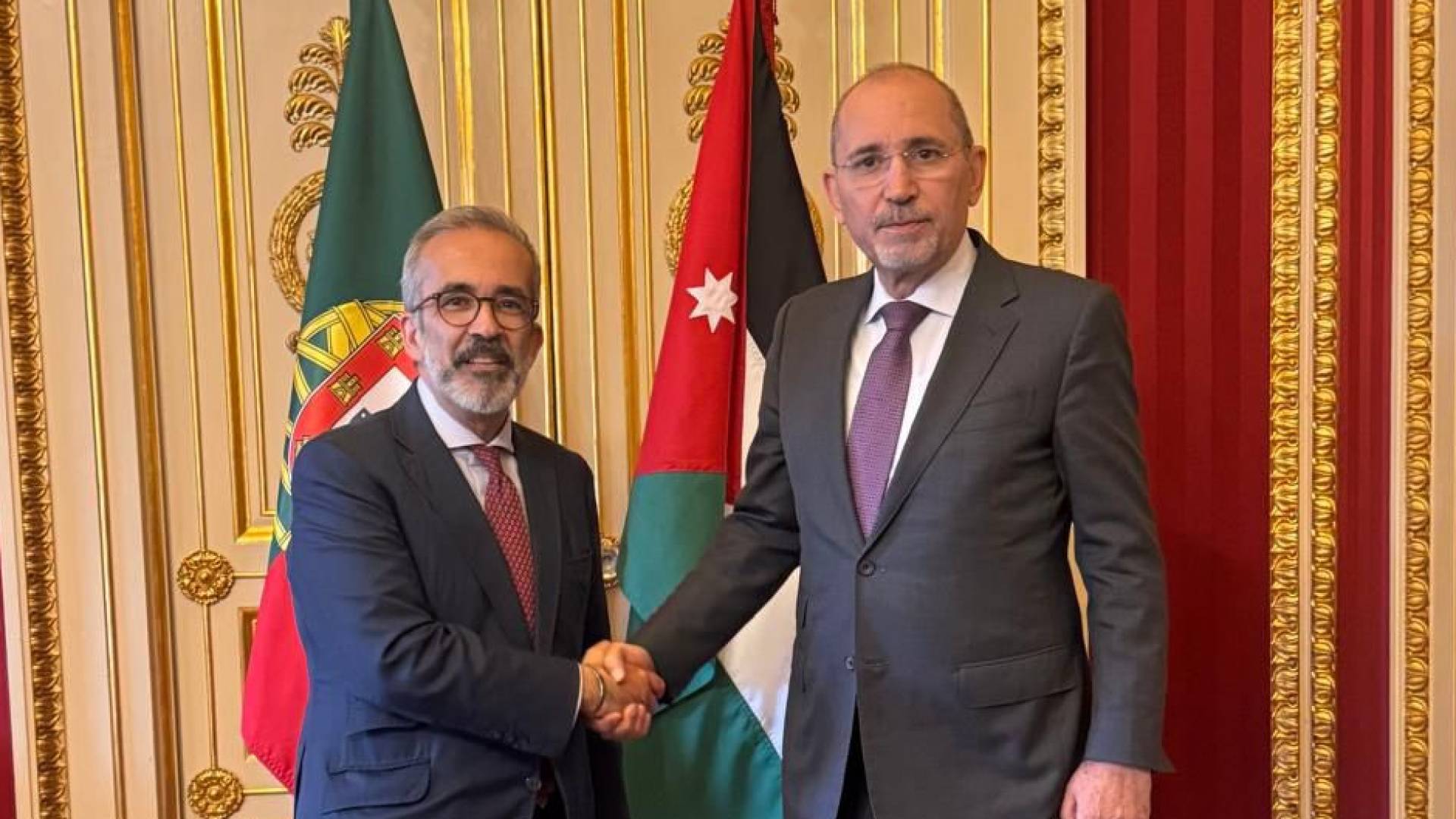 الصفدي ونظيره البرتغالي يوقعان اتفاقية لتعزيز التعاون والتدريب الدبلوماسي في لشبونة
