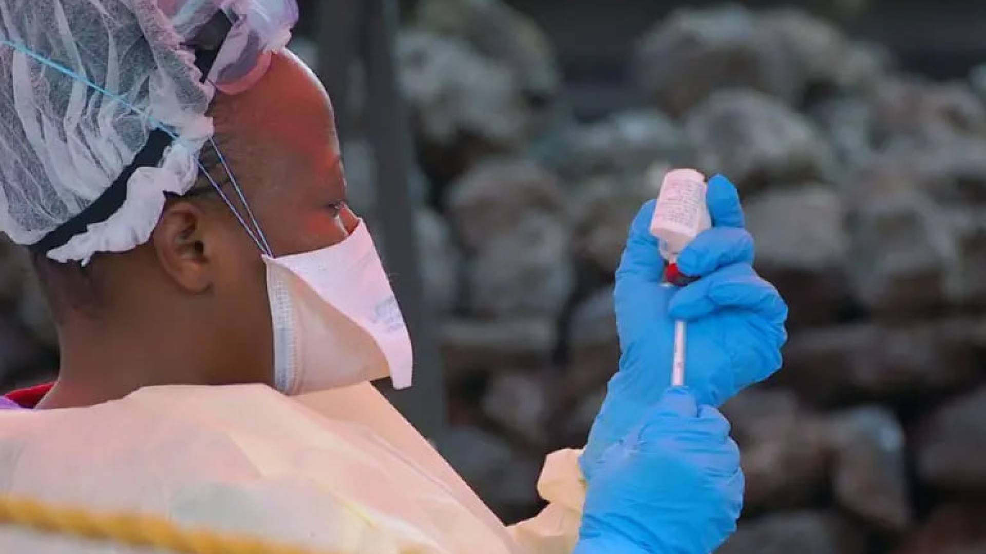 بعد إصابة مواطنها بالكونغو.. أمريكا تفرض قيودا صحية مشددة بالمطارات لمنع انتشار إيبولا