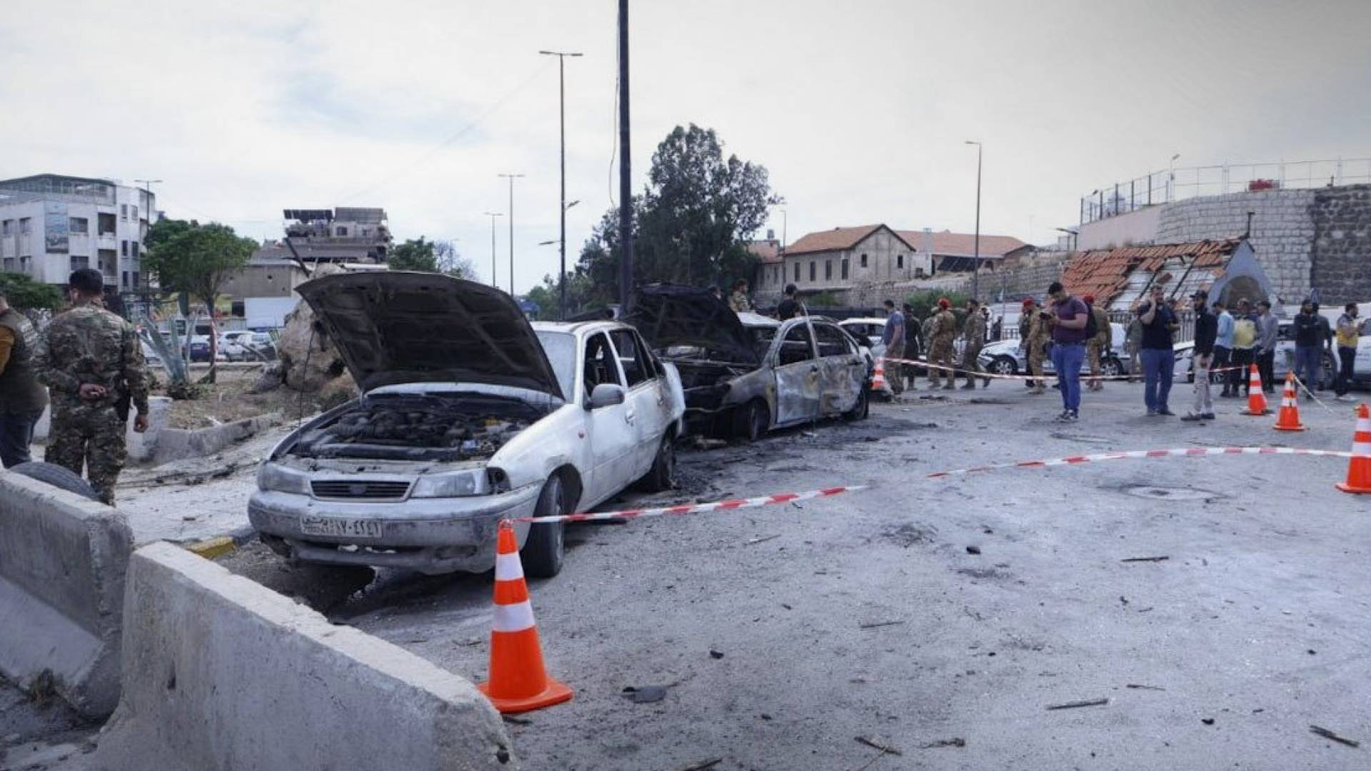 وزارة الدفاع السورية: استشهاد جندي وإصابة آخرين بانفجار سيارة مفخخة في باب شرقي