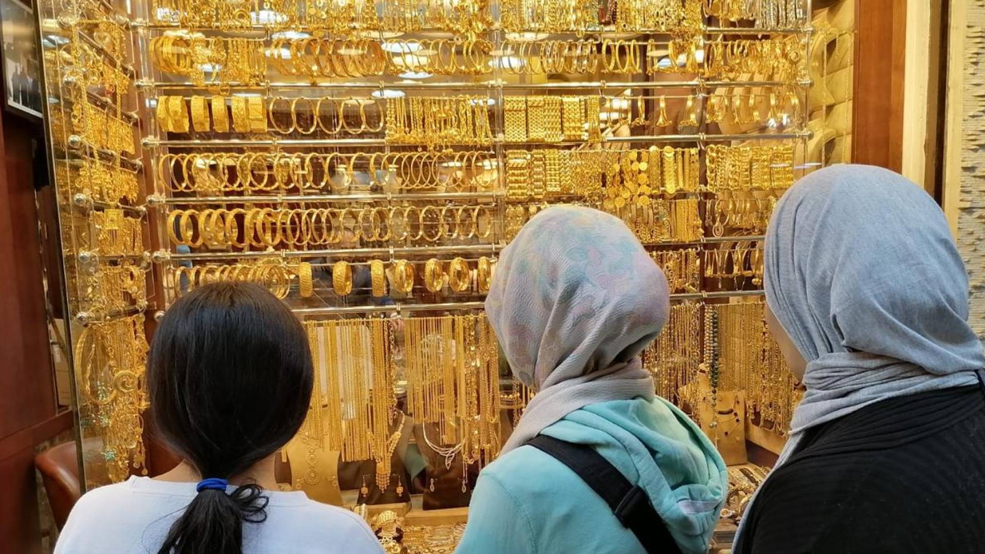 ارتفاع أسعار الذهب و الليرات في الأردن الأربعاء
