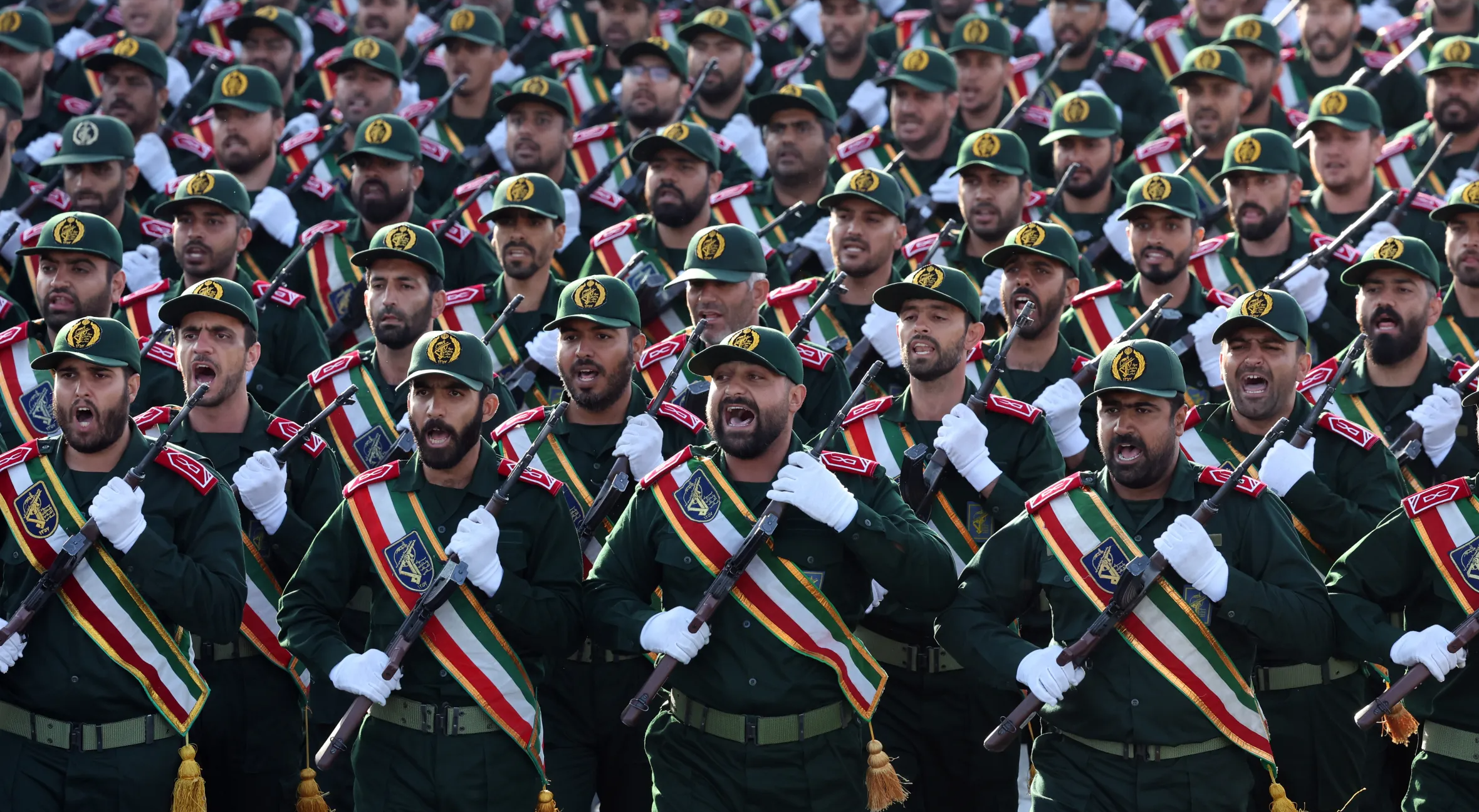 "الحرس الثوري الإيراني" يطالب "تل أبيب" بالانسحاب الفوري من جنوب لبنان إلى خطوط ما قبل الحرب الأخيرة