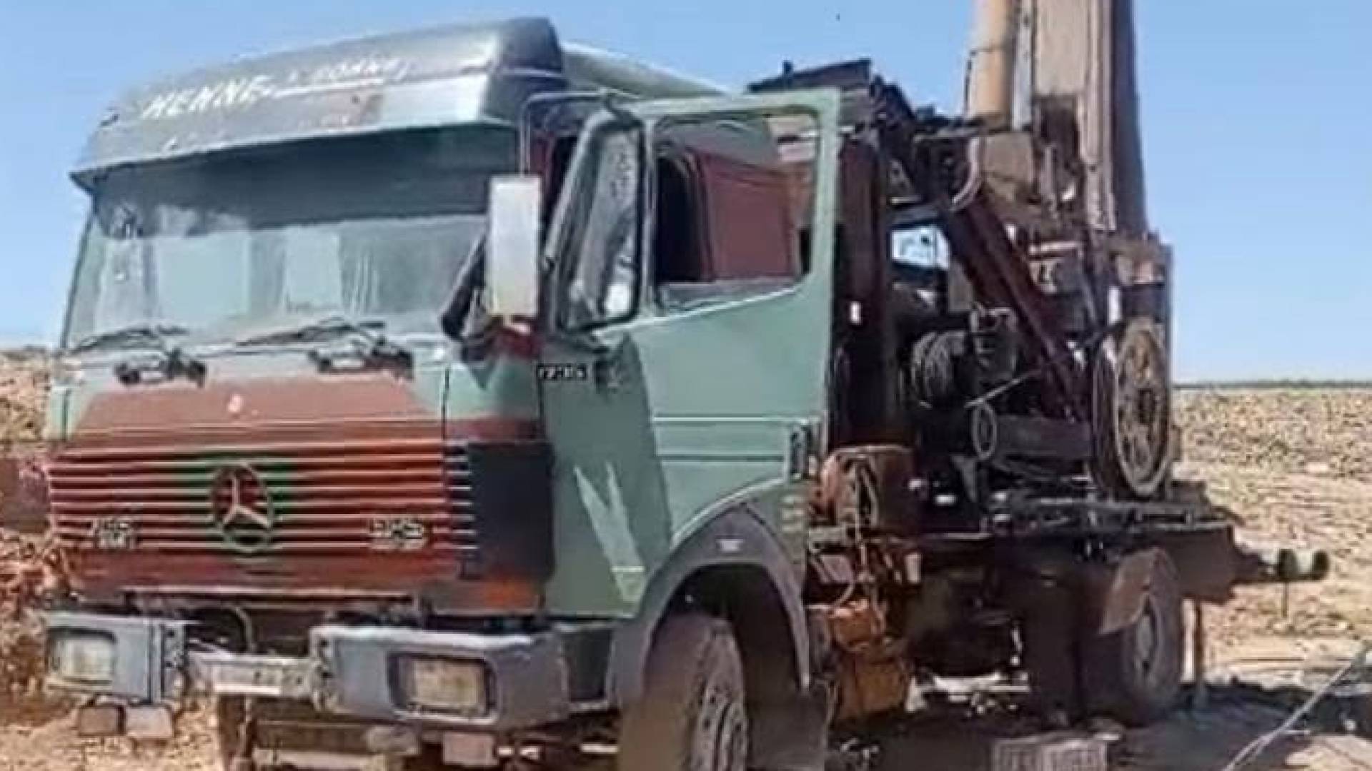 ضبط حفارة وردم بئر مخالفة في معان ضمن حملة إحكام السيطرة على مصادر المياه