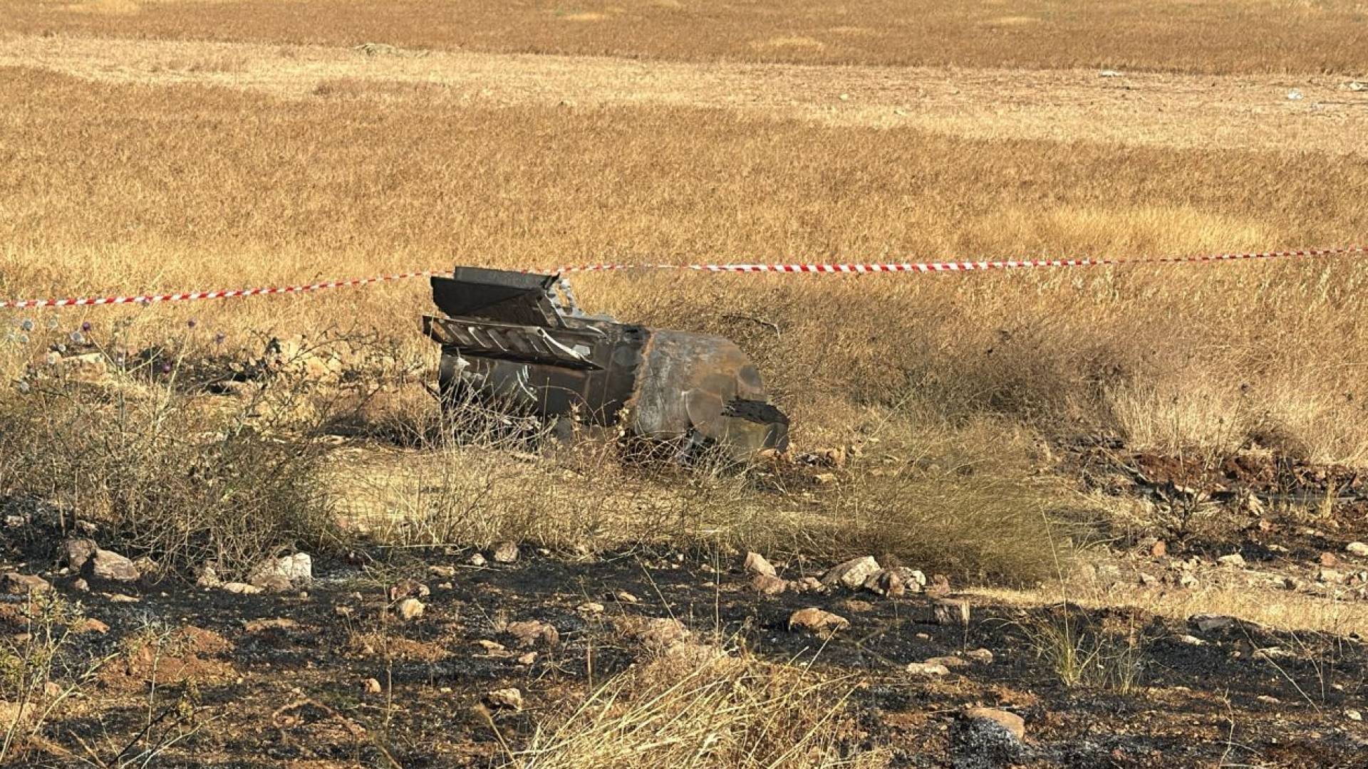مراسل رؤيا: سقوط شظايا مقذوف صاروخي في منطقة رحاب في المفرق.. فيديو