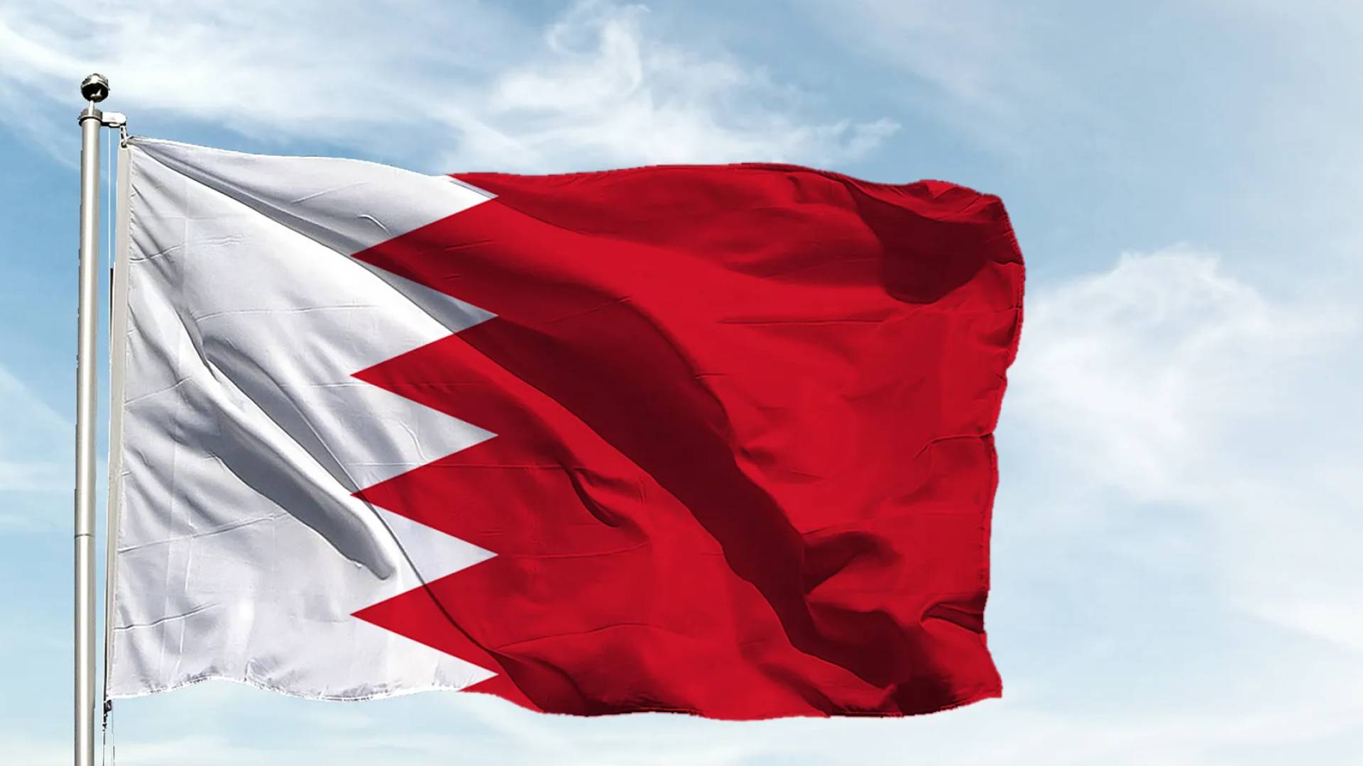 القيادة العامة لقوة دفاع البحرين تعلن اعتراض وتدمير صواريخ ومسيرات إيرانية