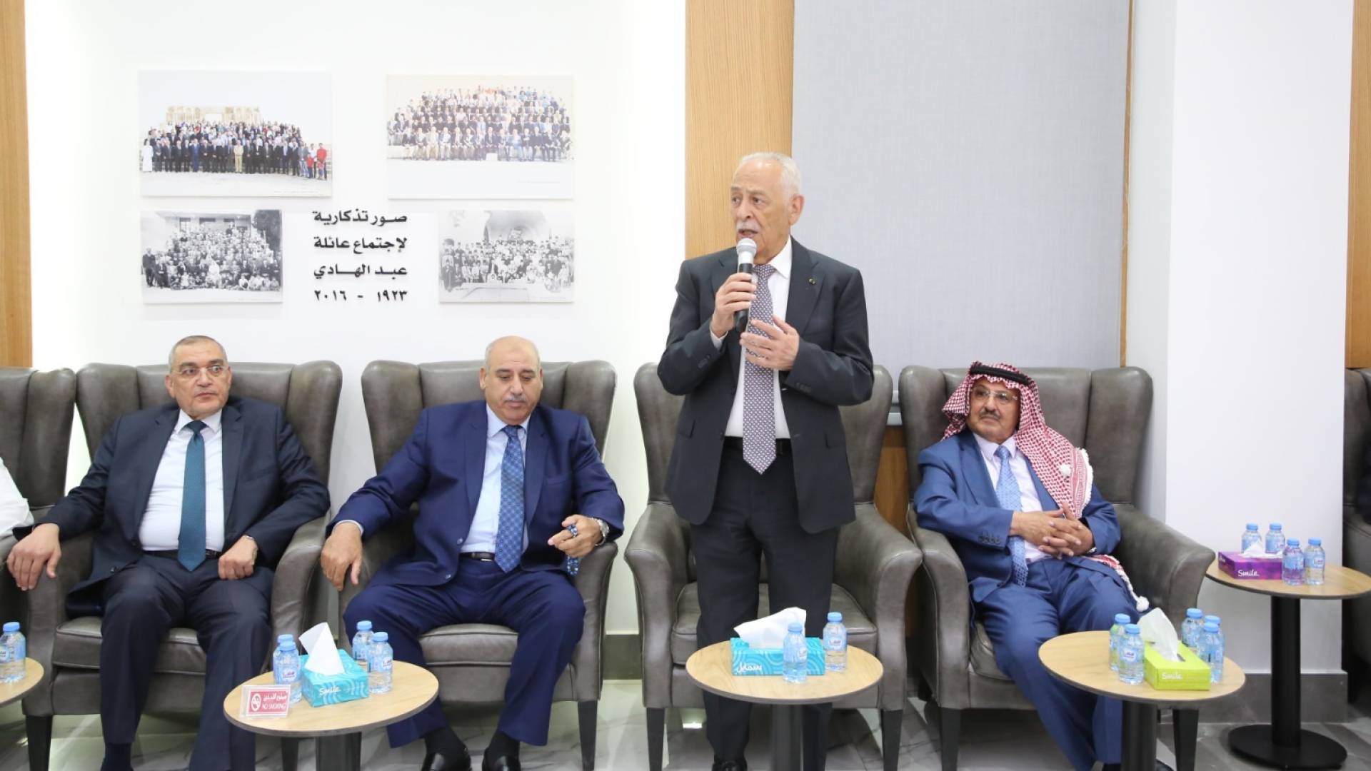 مندوبا عن الملك وولي العهد.. العيسوي يعزي الصرايرة والديك