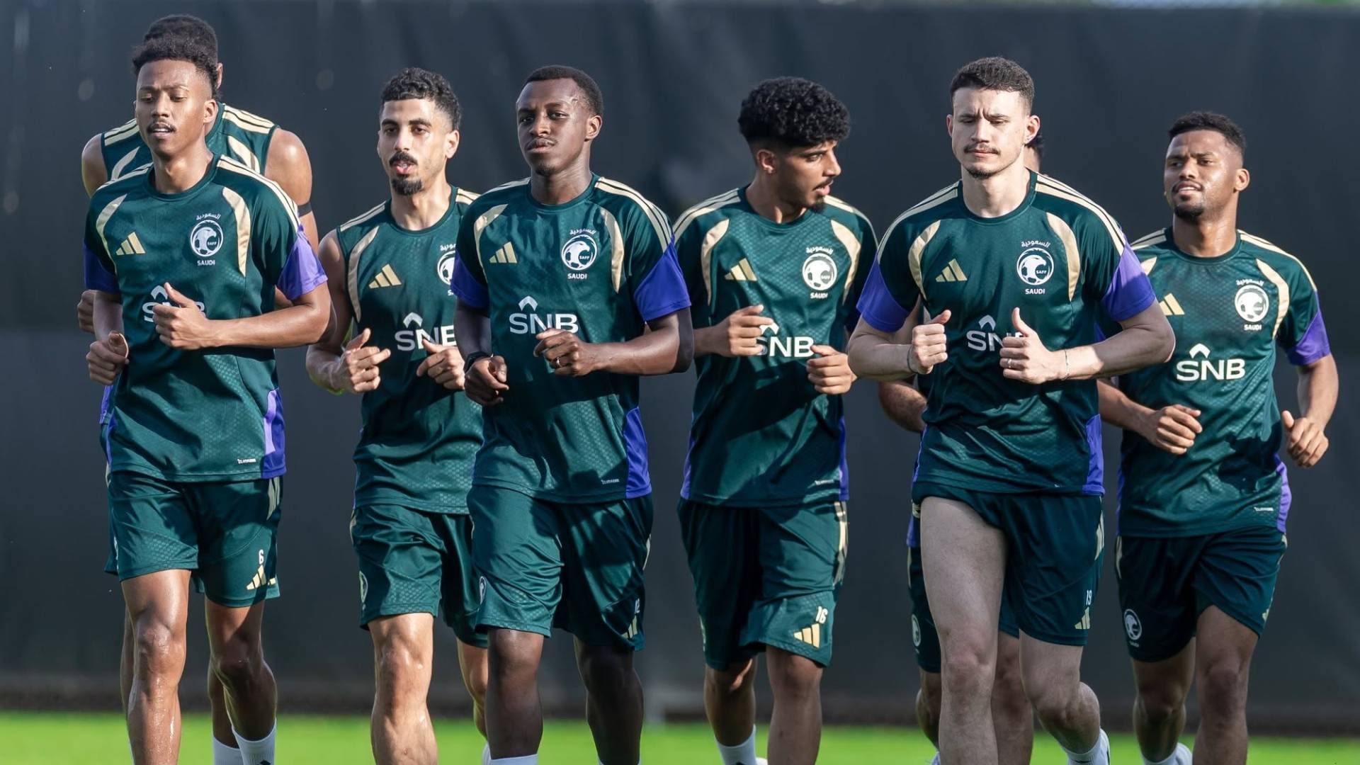 المنتخب السعودي يؤمن معسكره المونديالي بثلاثي طوارئ