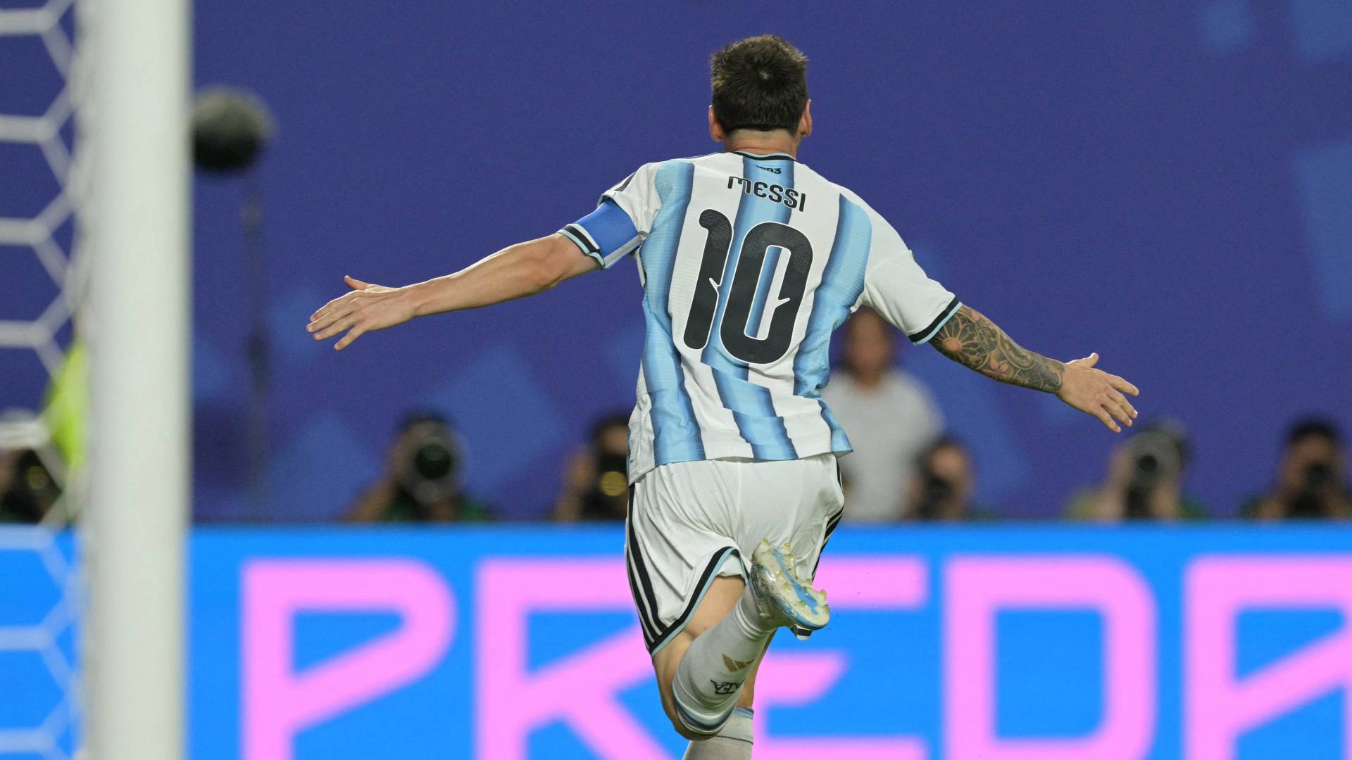 هاتريك ميسي الأول يشعل المونديال.. والأرجنتين تضرب الجزائر بثلاثية نظيفة