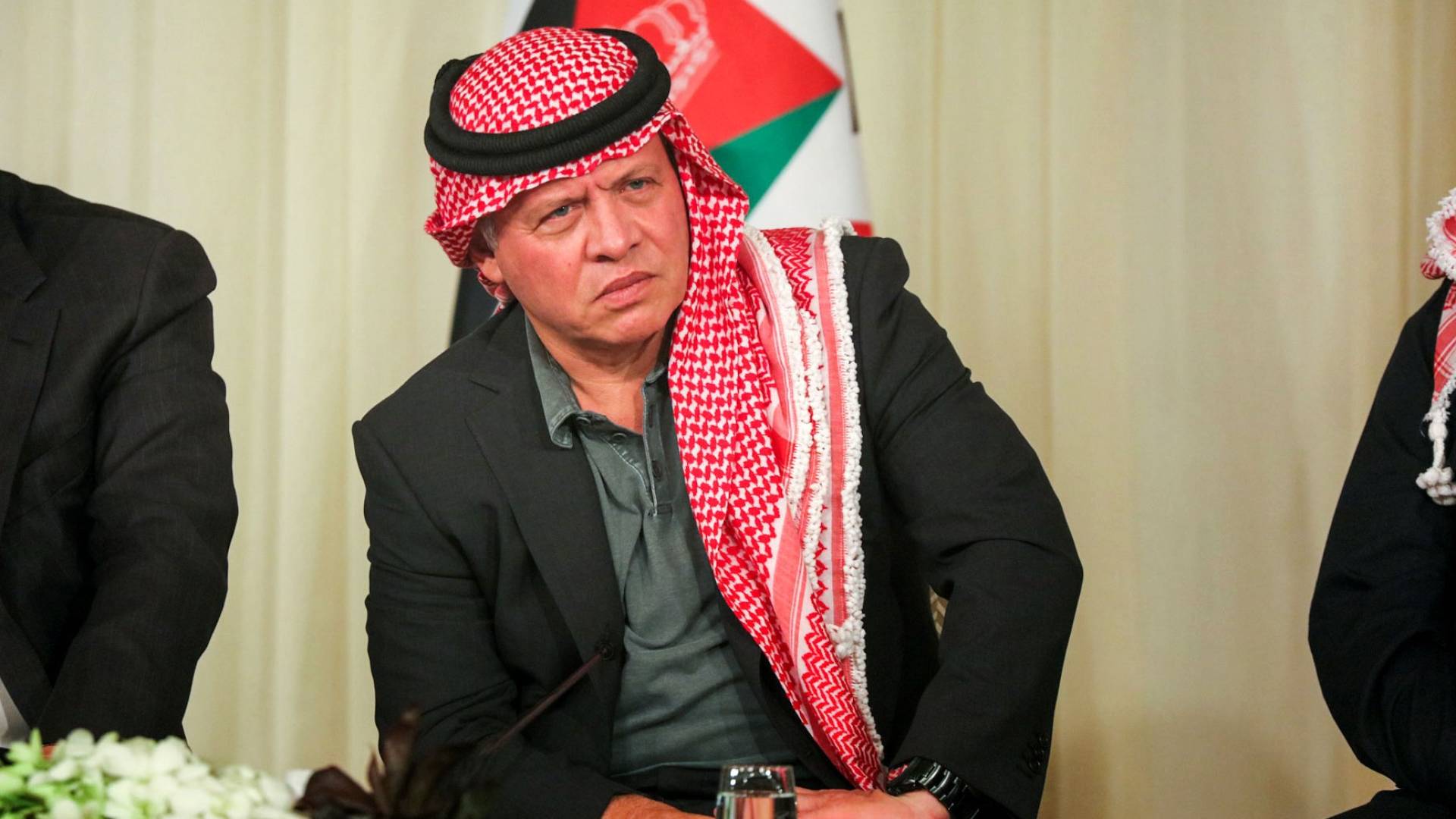 جلالة الملك عبدالله الثاني يعزي خادم الحرمين الشريفين وولي عهده بضحايا سقوط مروحية "أرامكو"
