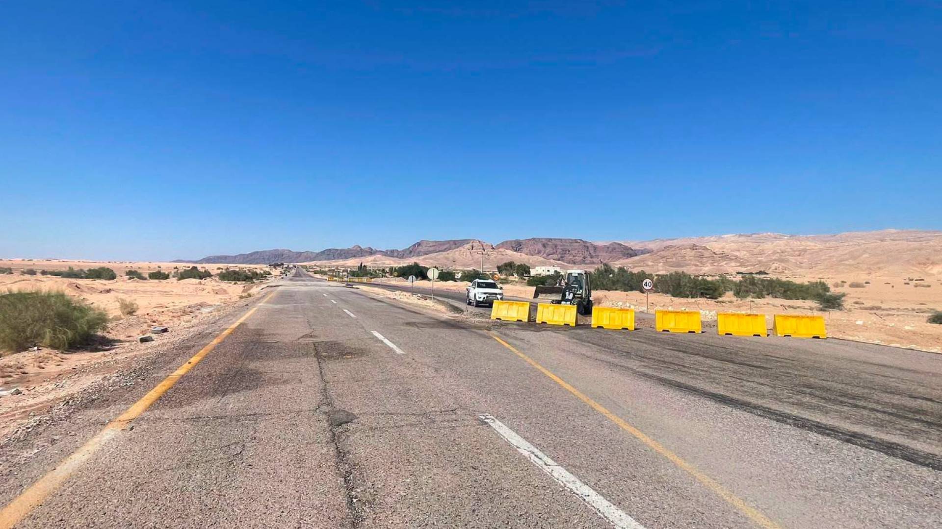 "الأشغال": إعادة فتح طريق وادي عربة الرئيسي بعد إنجاز عبارة غرندل الصندوقية