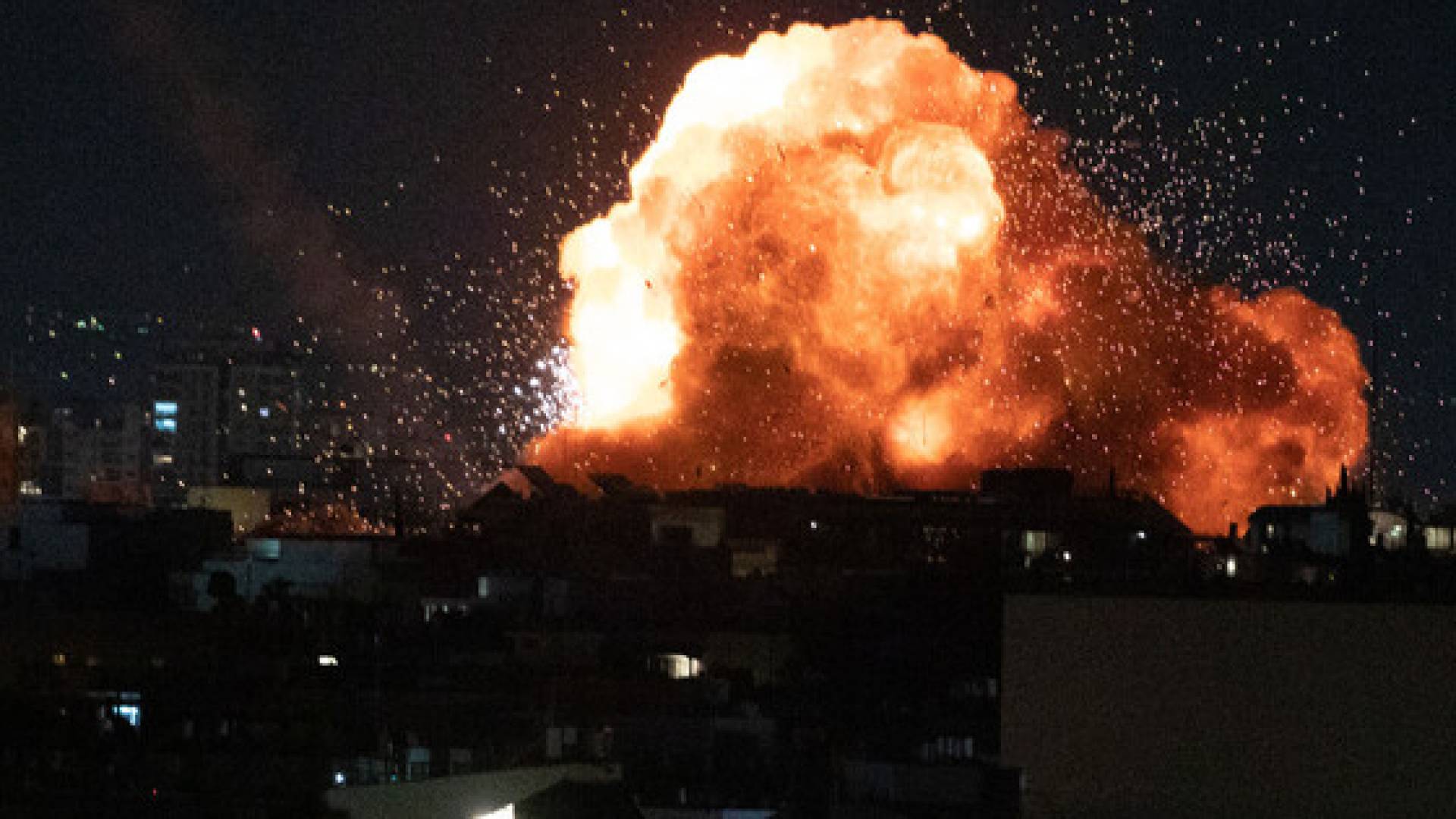 سقوط شهيدين في غارة للاحتلال استهدفت شقة بمدينة غزة 