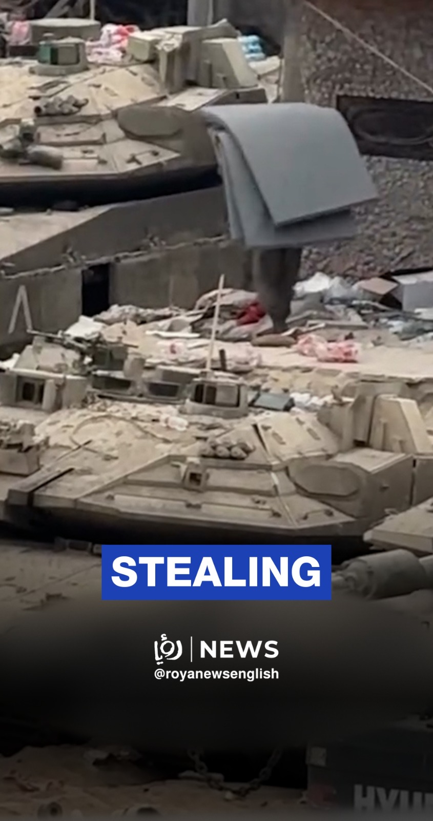 'Israeli’ soldiers caught stealing mattresses from Gaza homes