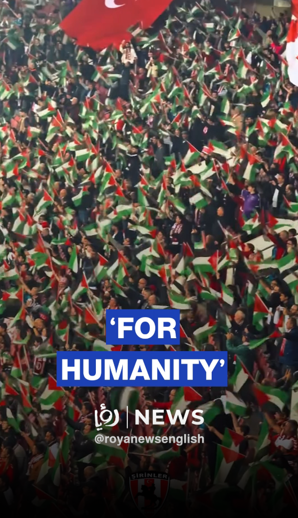 Samsunspor fans display giant tifo in support of Palestine