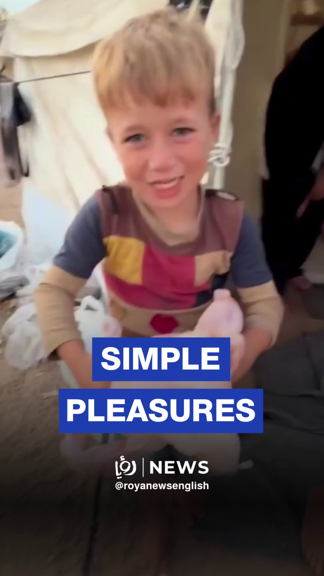 Gaza children overjoyed after receiving chickens