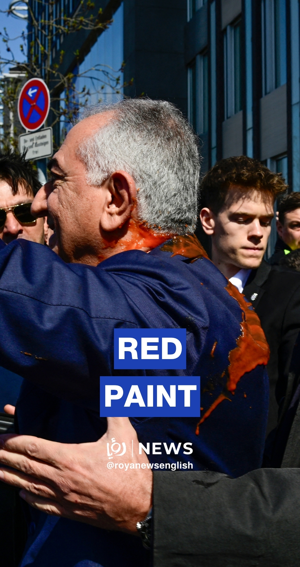 Activist splashes red paint on Reza Pahlavi in Berlin