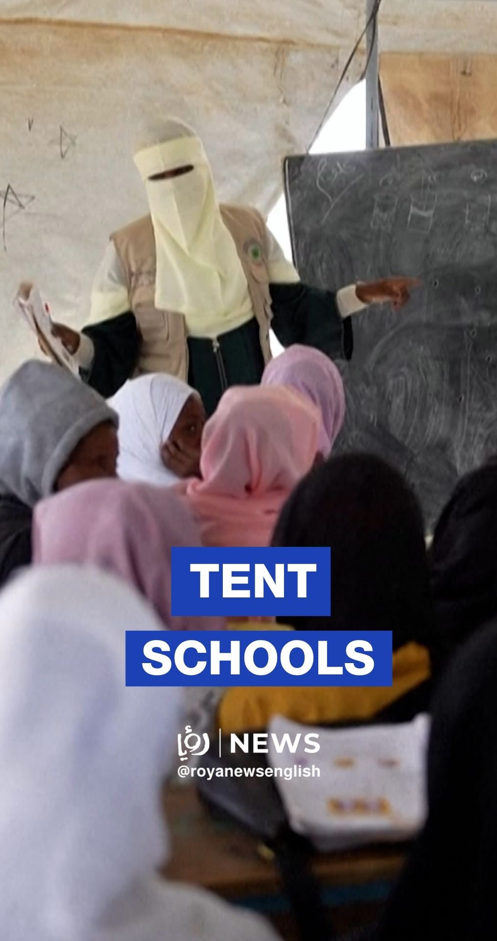 Tents become classrooms in Port Sudan