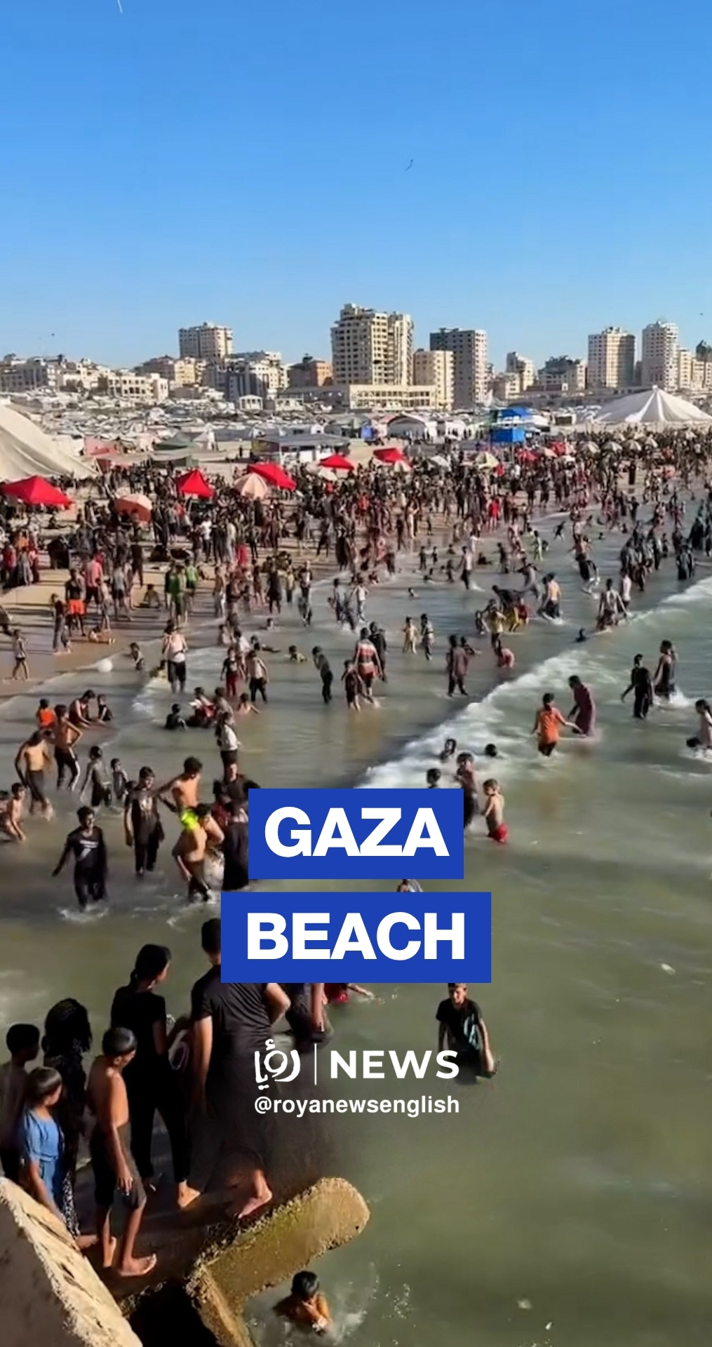 “Last Refuge”: Gaza residents escape from war to beach