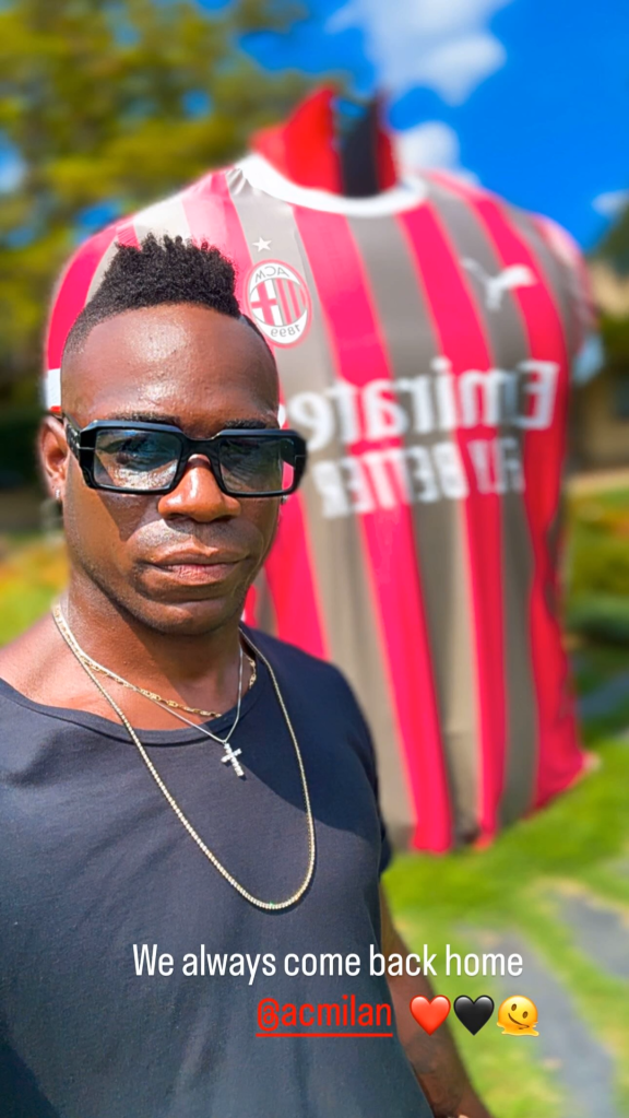 بالوتيلي بقميص ميلان 