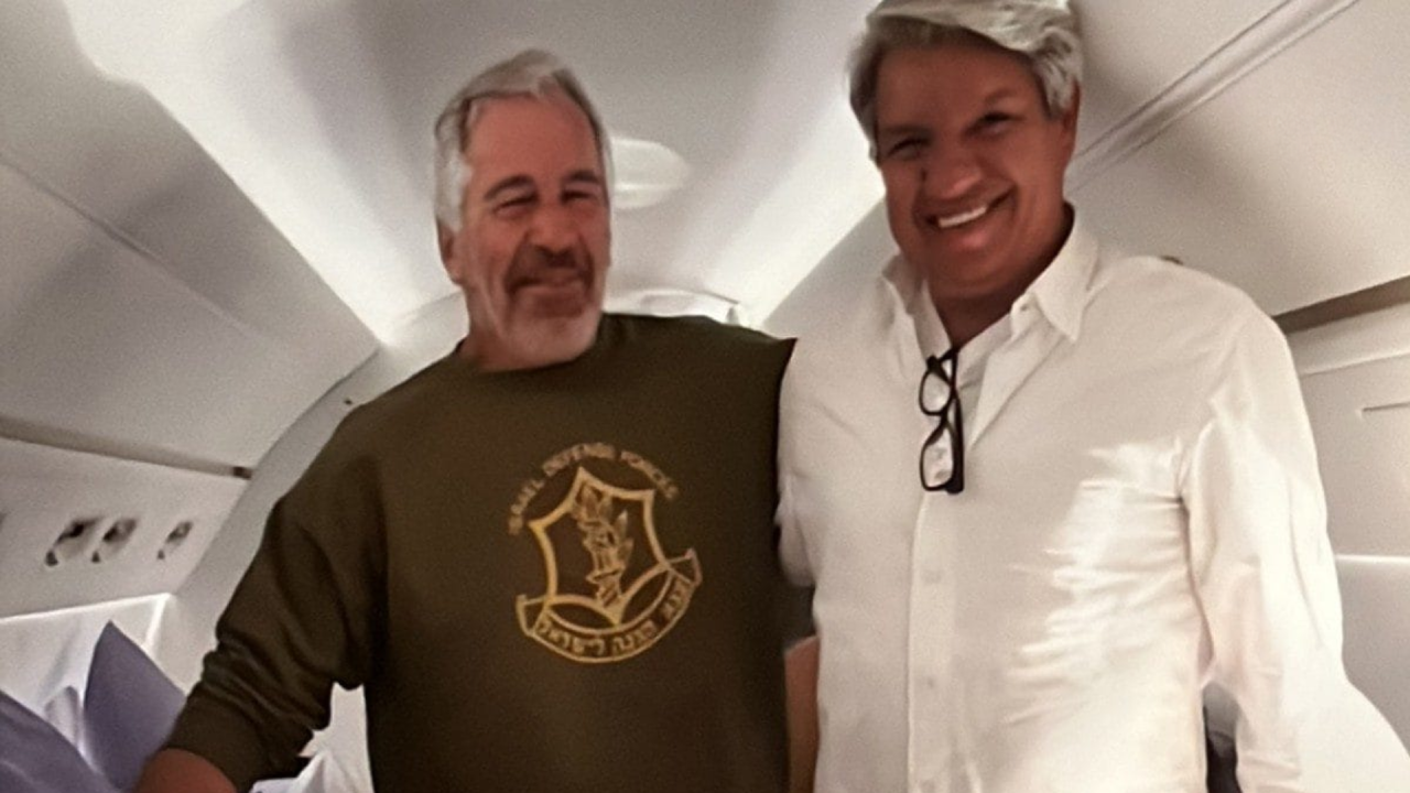 Roya News | New photo surfaces of Jeffrey Epstein wearing 'Israeli ...